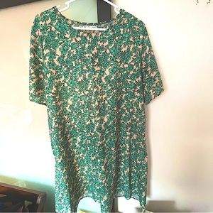 Floral print dress in neutral tones